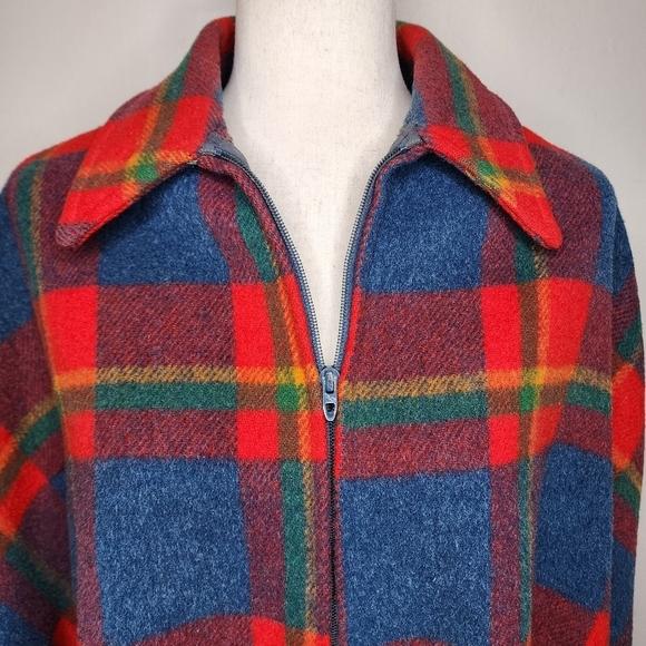 Vintage 70's Pioneer Wear Red Plaid Wool Collared Poncho Size Small - Picture 4 of 12